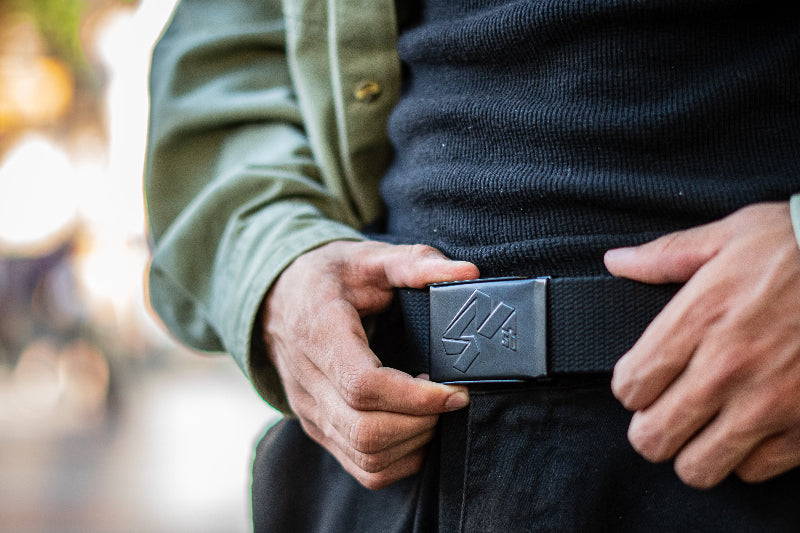 4Msb team skater wearing black 4Msb Quatro webbing belt.