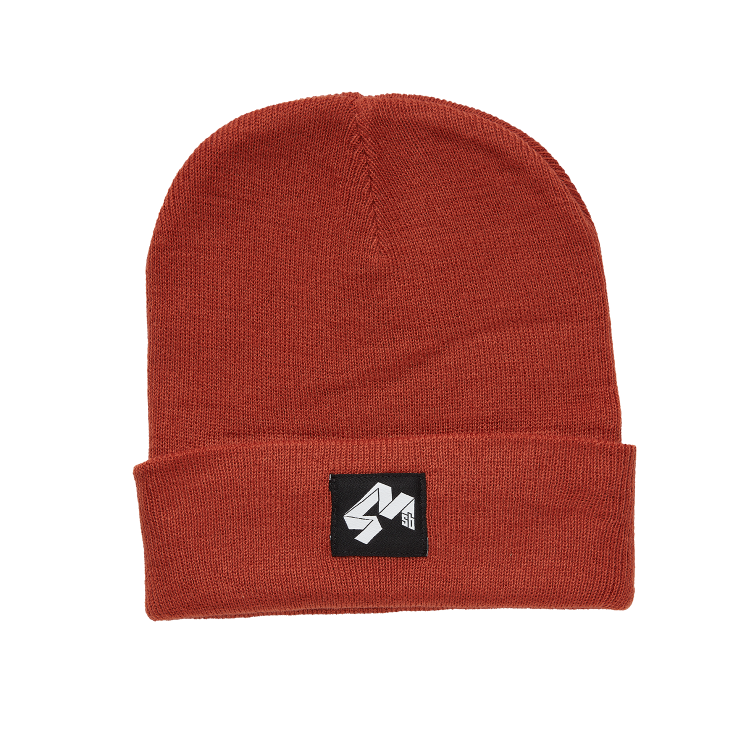 4Msb beanie Quatro in the color rust.