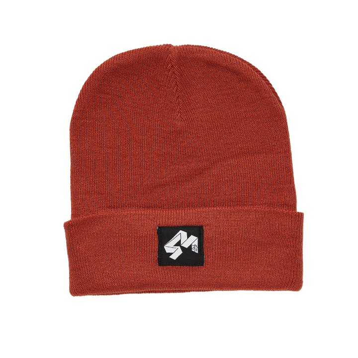4Msb beanie Quatro in the color rust.