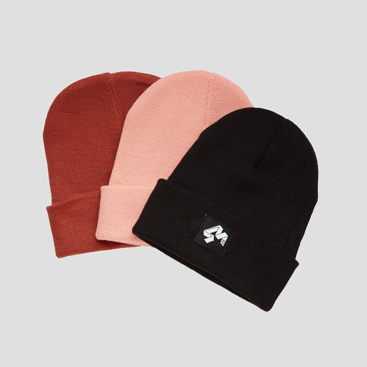 4Msb cuffed beanies Quatro in three different colors rust, blush and black.