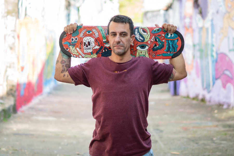 4Msb pro rider Rodrigo Leal showing his signature skateboard deck Doodle Rodrigo Leal multicolour with TIPtech for better pop and durability.