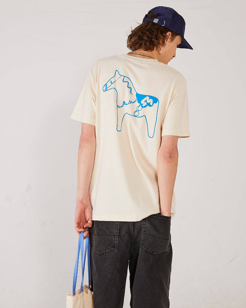 Skater wearing 4Msb T-shirt dala horse natural raw and corduroy cap Quatro navy (back).