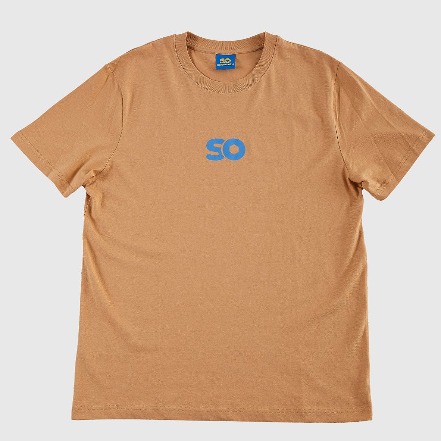 Skateovation t-shirt SO Honeycomb in colour latte (light brown, bronze) with the SO logo in blue on the chest. 