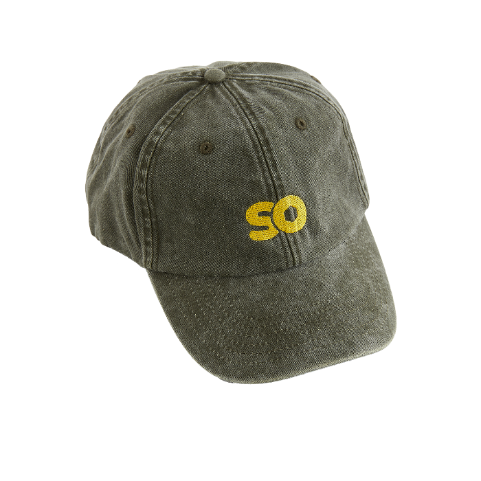 Skateovation SO dad cap in the colour vintage olive and the SO logo embroidered in yellow on the front.
