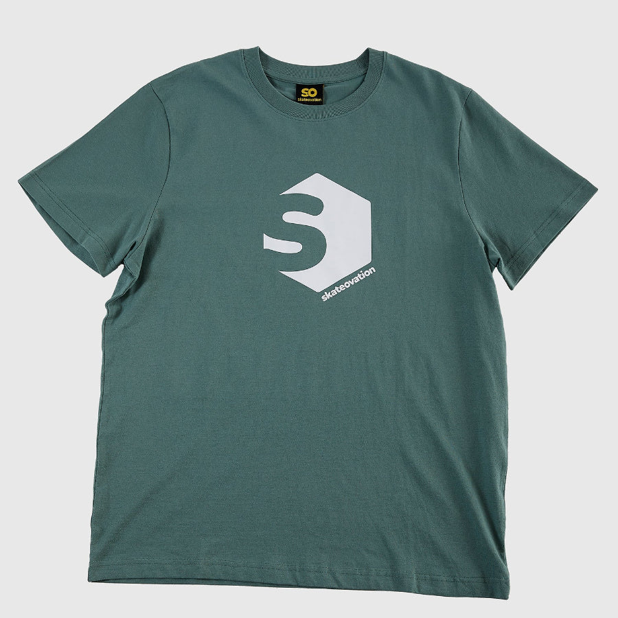Skateovation t-shirt SO 720 in the colour Green Bay.  Featuring a SO-hexagon 720-angle on the chest  with skateovation printed diagonally in small text underneath.