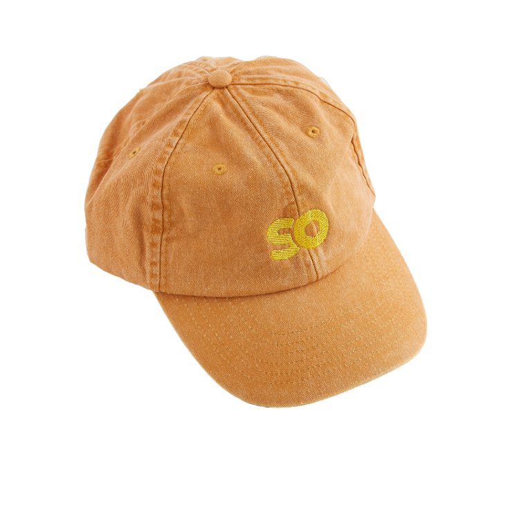 Skateovation dad cap in the colour mustard (vintage orange) with the SO logo embroidered in yellow on the front. 