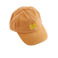 Skateovation dad cap in the colour mustard (vintage orange) with the SO logo embroidered in yellow on the front. 
